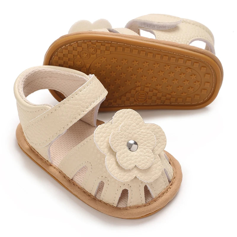 Princess summer sandals with floral/heart-shaped/bow decorations on baby shoelaces, suitable for girls to wear with soft soles