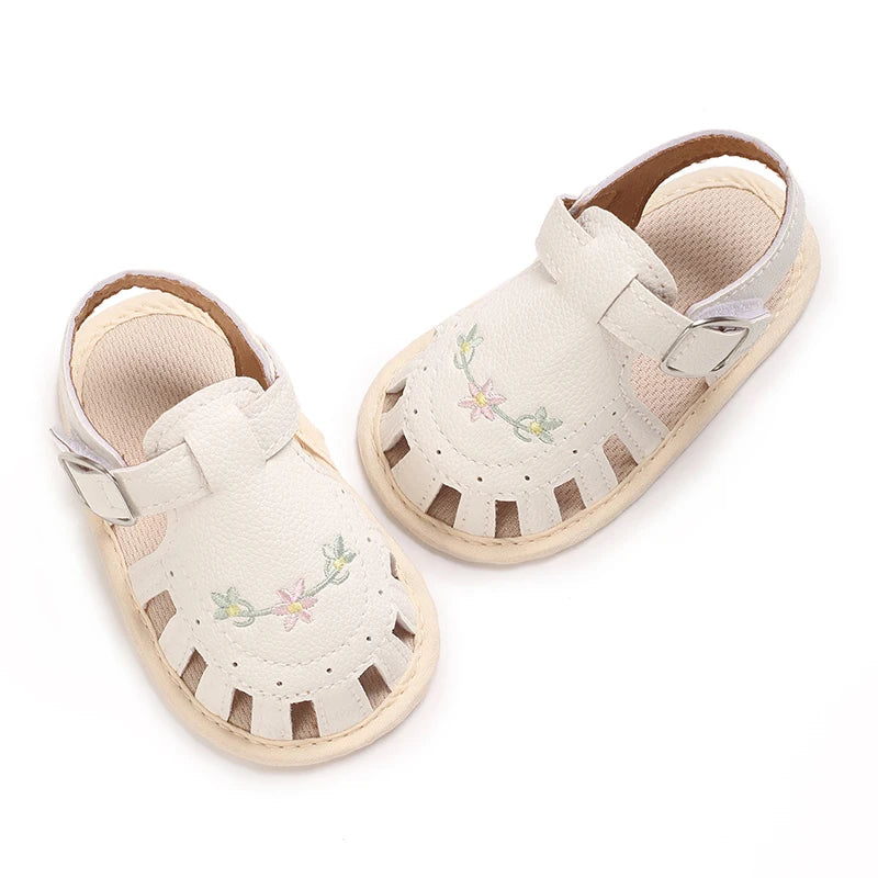 Princess summer sandals with floral/heart-shaped/bow decorations on baby shoelaces, suitable for girls to wear with soft soles