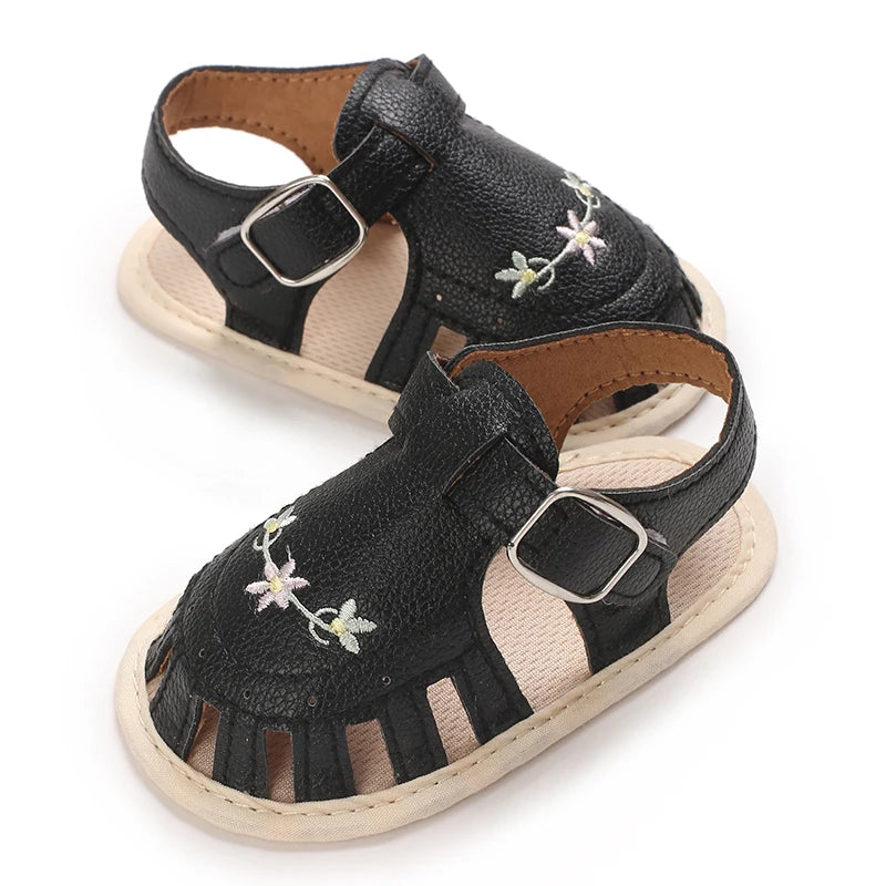 Princess summer sandals with floral/heart-shaped/bow decorations on baby shoelaces, suitable for girls to wear with soft soles
