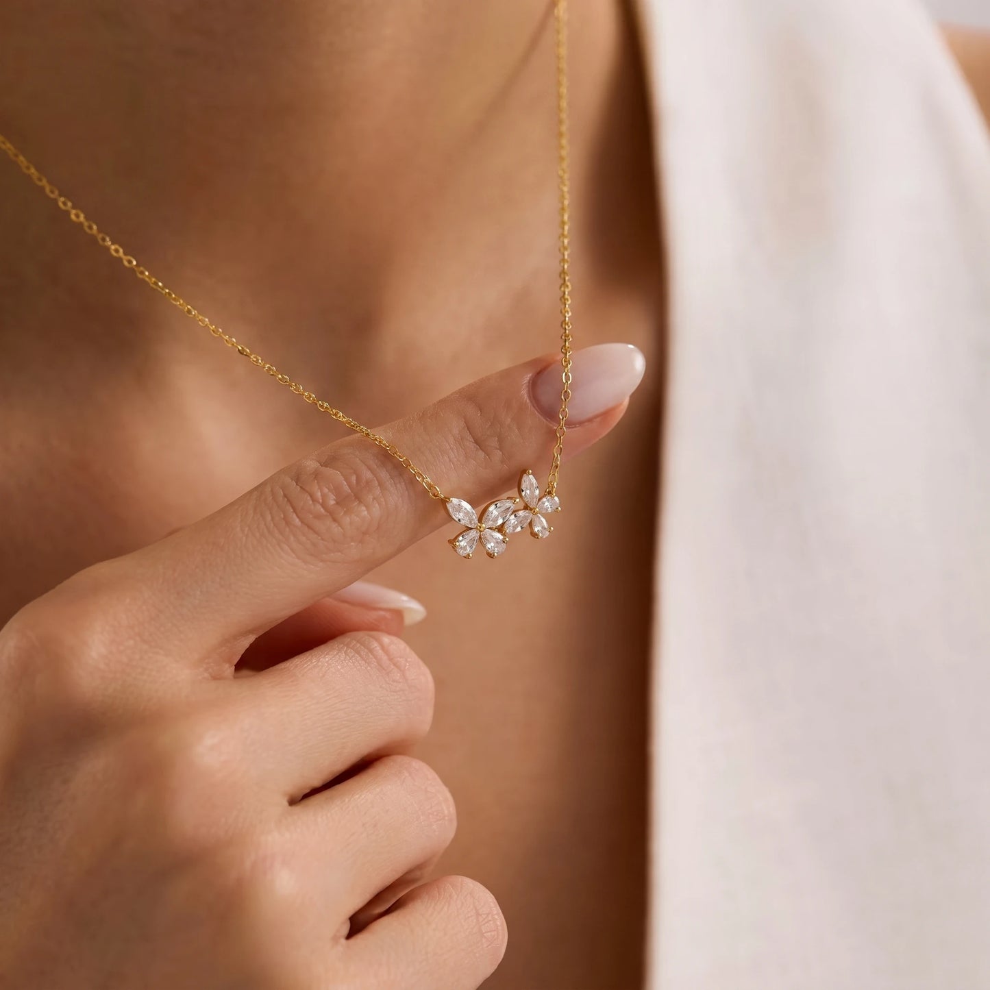 A Variety of Exquisite Gold Pendant Necklaces, Women's Necklaces, Popular Jewelry, and Fashionable Necklaces.Jewelry Gifts