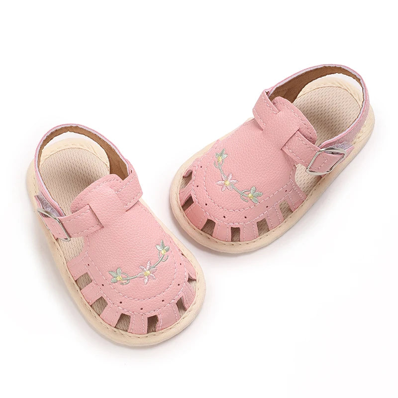 Princess summer sandals with floral/heart-shaped/bow decorations on baby shoelaces, suitable for girls to wear with soft soles