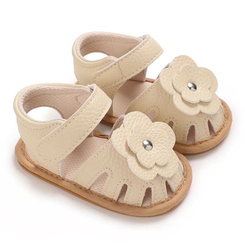 Princess summer sandals with floral/heart-shaped/bow decorations on baby shoelaces, suitable for girls to wear with soft soles