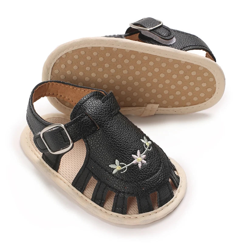 Princess summer sandals with floral/heart-shaped/bow decorations on baby shoelaces, suitable for girls to wear with soft soles