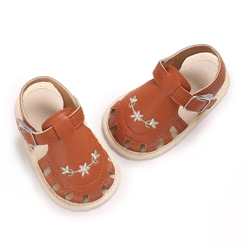 Princess summer sandals with floral/heart-shaped/bow decorations on baby shoelaces, suitable for girls to wear with soft soles