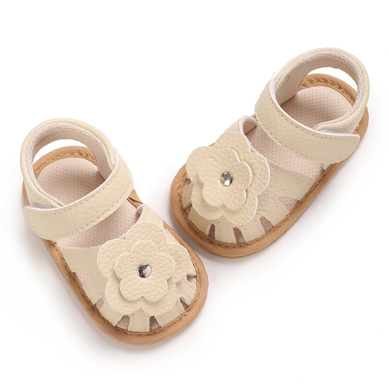 Princess summer sandals with floral/heart-shaped/bow decorations on baby shoelaces, suitable for girls to wear with soft soles