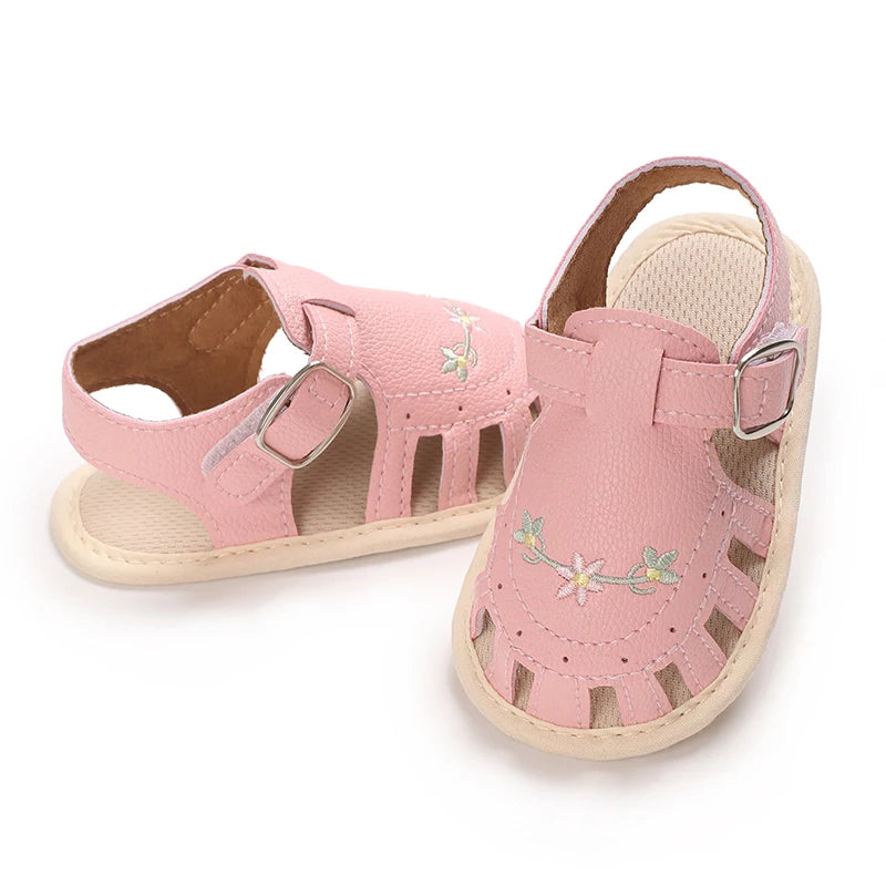 Princess summer sandals with floral/heart-shaped/bow decorations on baby shoelaces, suitable for girls to wear with soft soles
