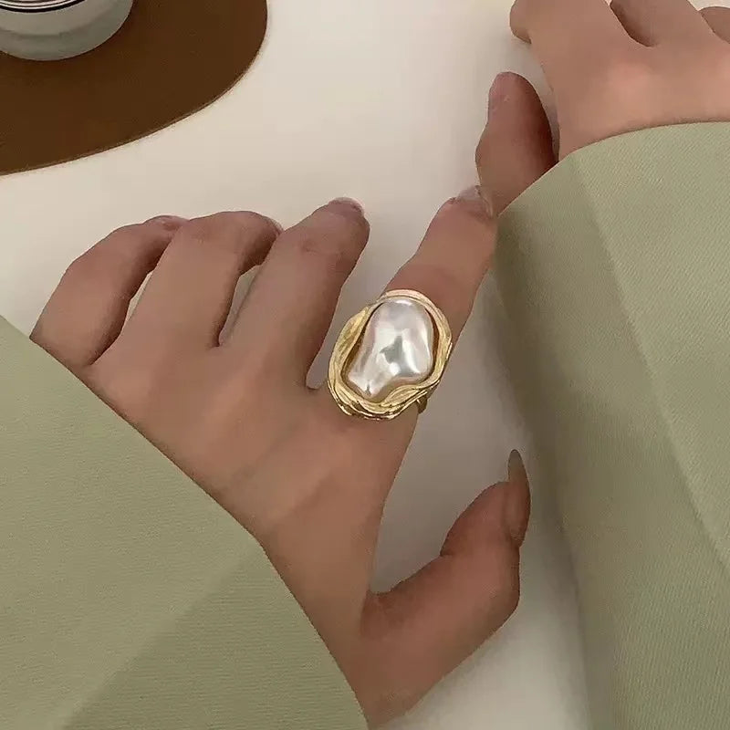 2025 Cross-Border Retro New Simple Rrregular Baroque Imitation Pearl Personality Ladies French Ring, Suitable For Charming Intel