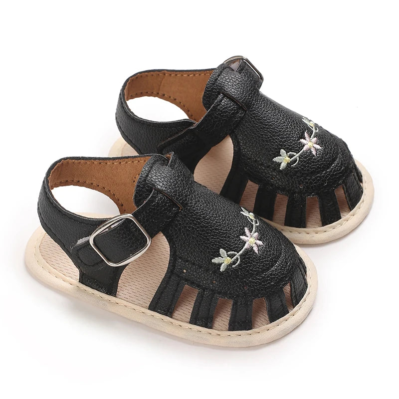 Princess summer sandals with floral/heart-shaped/bow decorations on baby shoelaces, suitable for girls to wear with soft soles