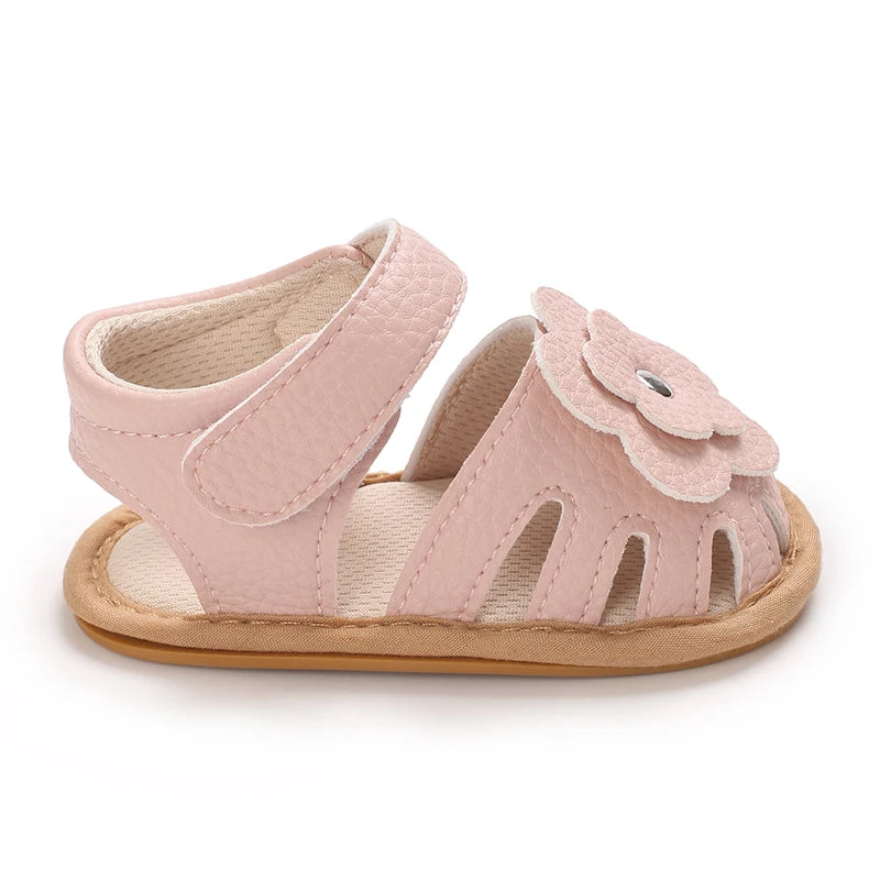 Princess summer sandals with floral/heart-shaped/bow decorations on baby shoelaces, suitable for girls to wear with soft soles