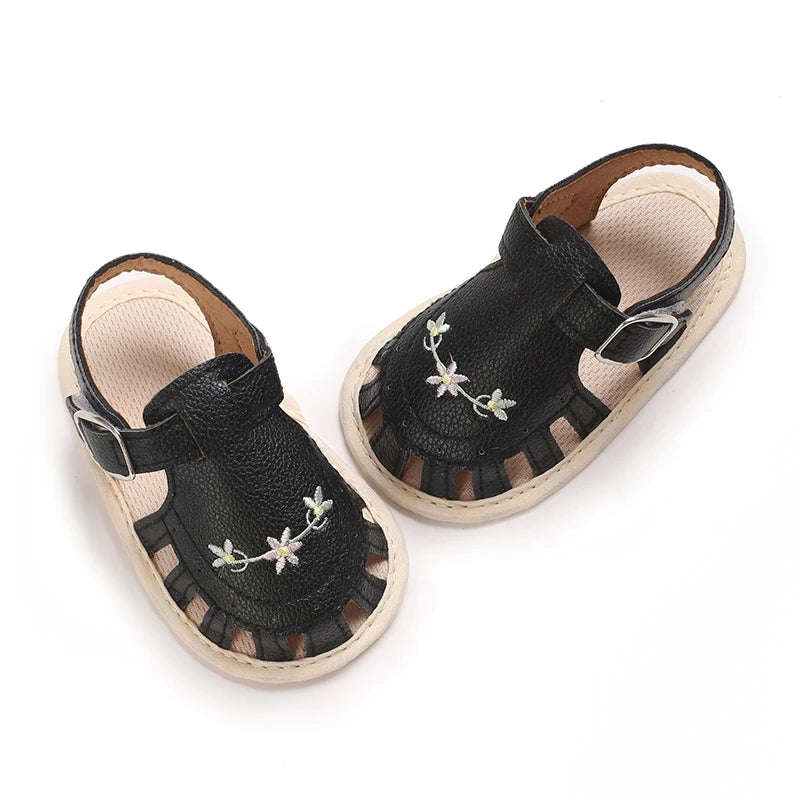 Princess summer sandals with floral/heart-shaped/bow decorations on baby shoelaces, suitable for girls to wear with soft soles