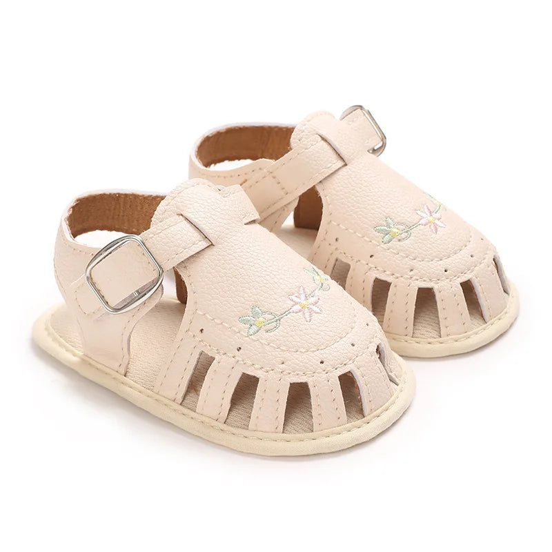 Princess summer sandals with floral/heart-shaped/bow decorations on baby shoelaces, suitable for girls to wear with soft soles