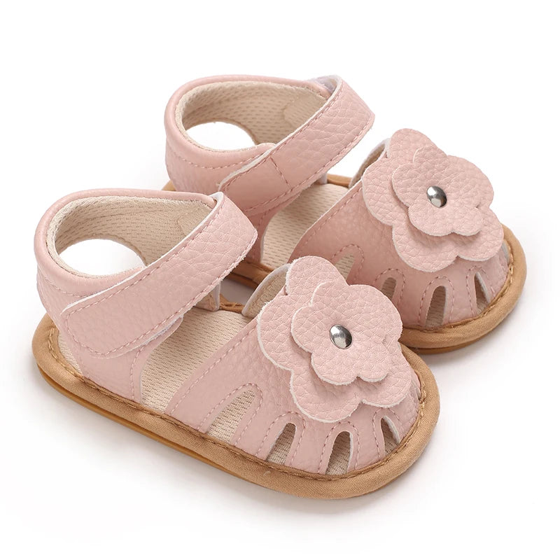 Princess summer sandals with floral/heart-shaped/bow decorations on baby shoelaces, suitable for girls to wear with soft soles