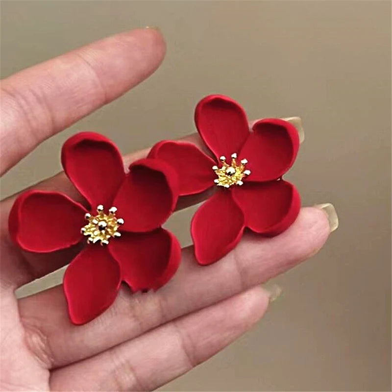 Gold Color Matte Texture Metal Flower Retro Earrings for Women  Fashion Party Jewelry Gifts 2024