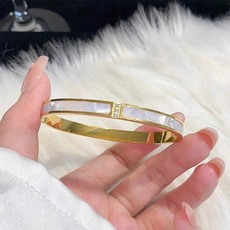 Elegant 8-piece Stainless Steel Bracelet Set With Rhinestone Embellishments, A Stylish Combination For Everyday Wear And Holiday