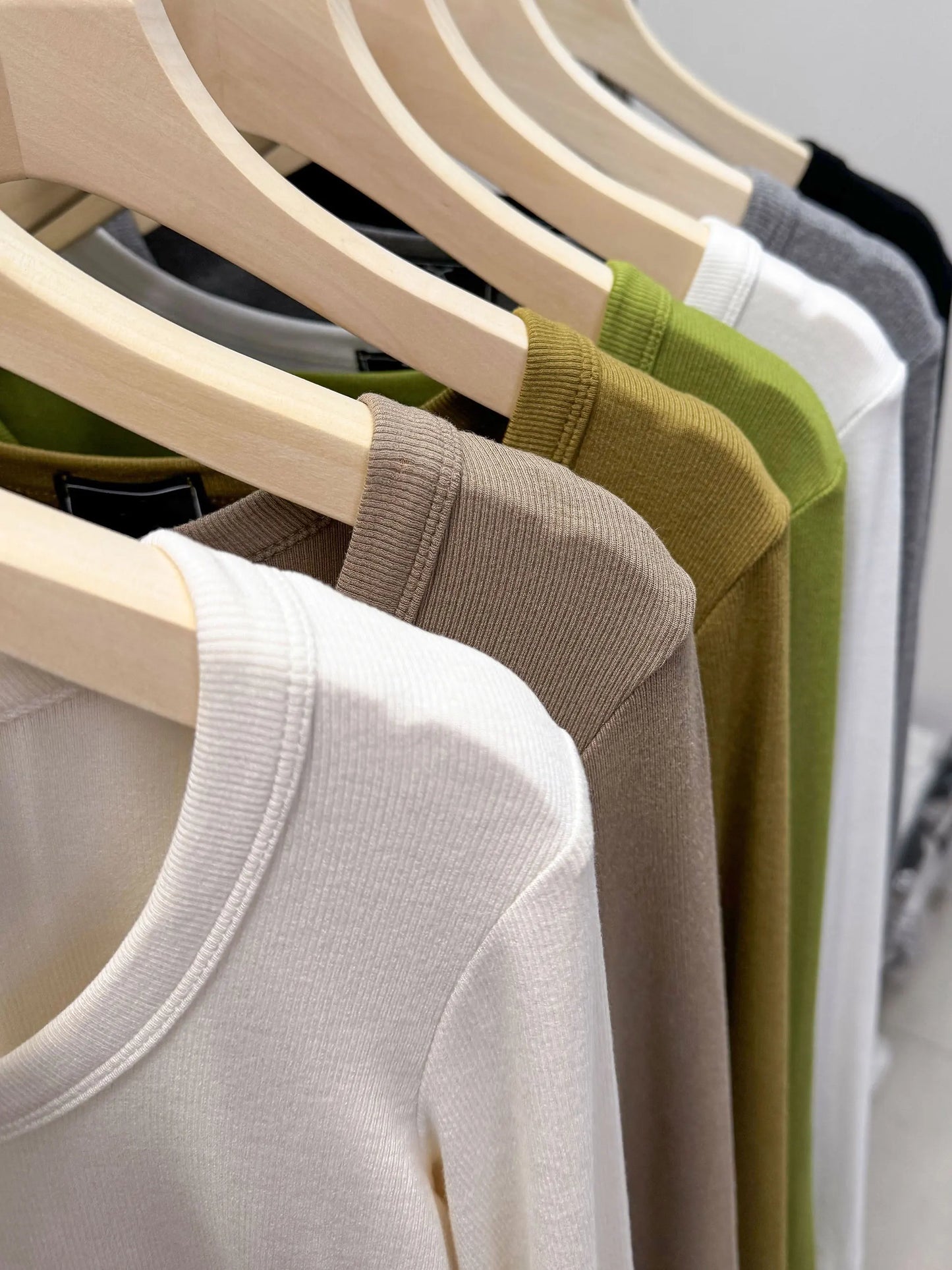 Fashionable U-Neck Long Sleeve Base Shirt Women's Slim Fit Low Collar Top T-Shirt Pure Color Commute Style Spring 2024