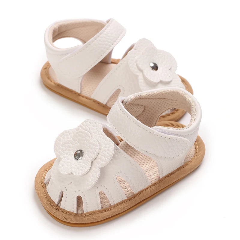 Princess summer sandals with floral/heart-shaped/bow decorations on baby shoelaces, suitable for girls to wear with soft soles