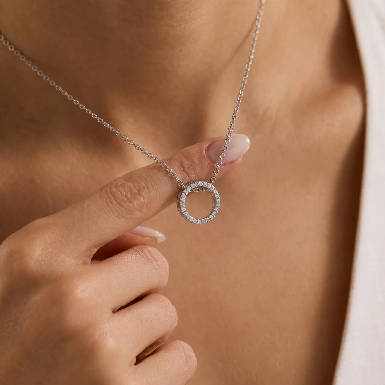 A Variety of Exquisite Gold Pendant Necklaces, Women's Necklaces, Popular Jewelry, and Fashionable Necklaces.Jewelry Gifts