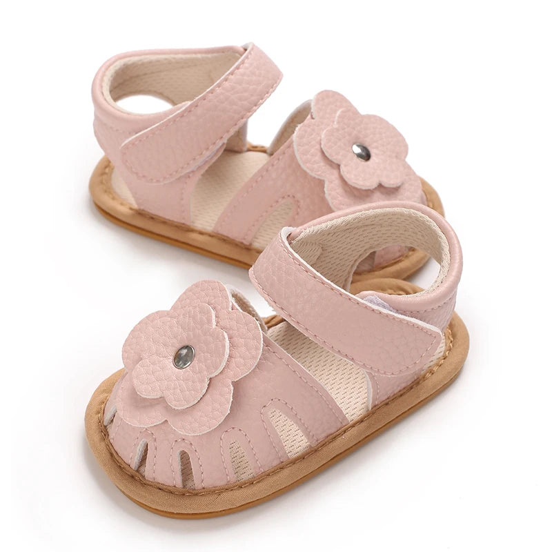 Princess summer sandals with floral/heart-shaped/bow decorations on baby shoelaces, suitable for girls to wear with soft soles