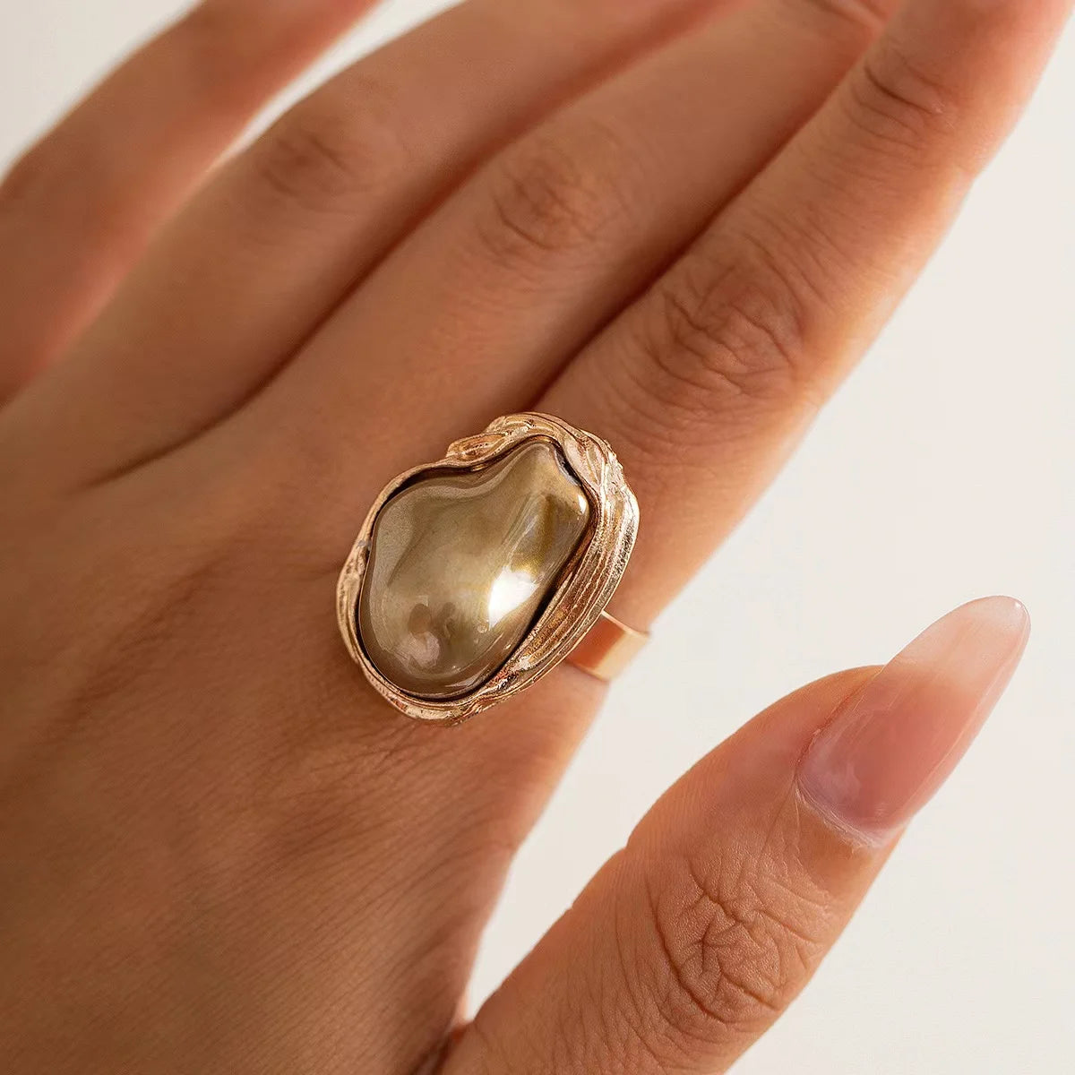2025 Cross-Border Retro New Simple Rrregular Baroque Imitation Pearl Personality Ladies French Ring, Suitable For Charming Intel