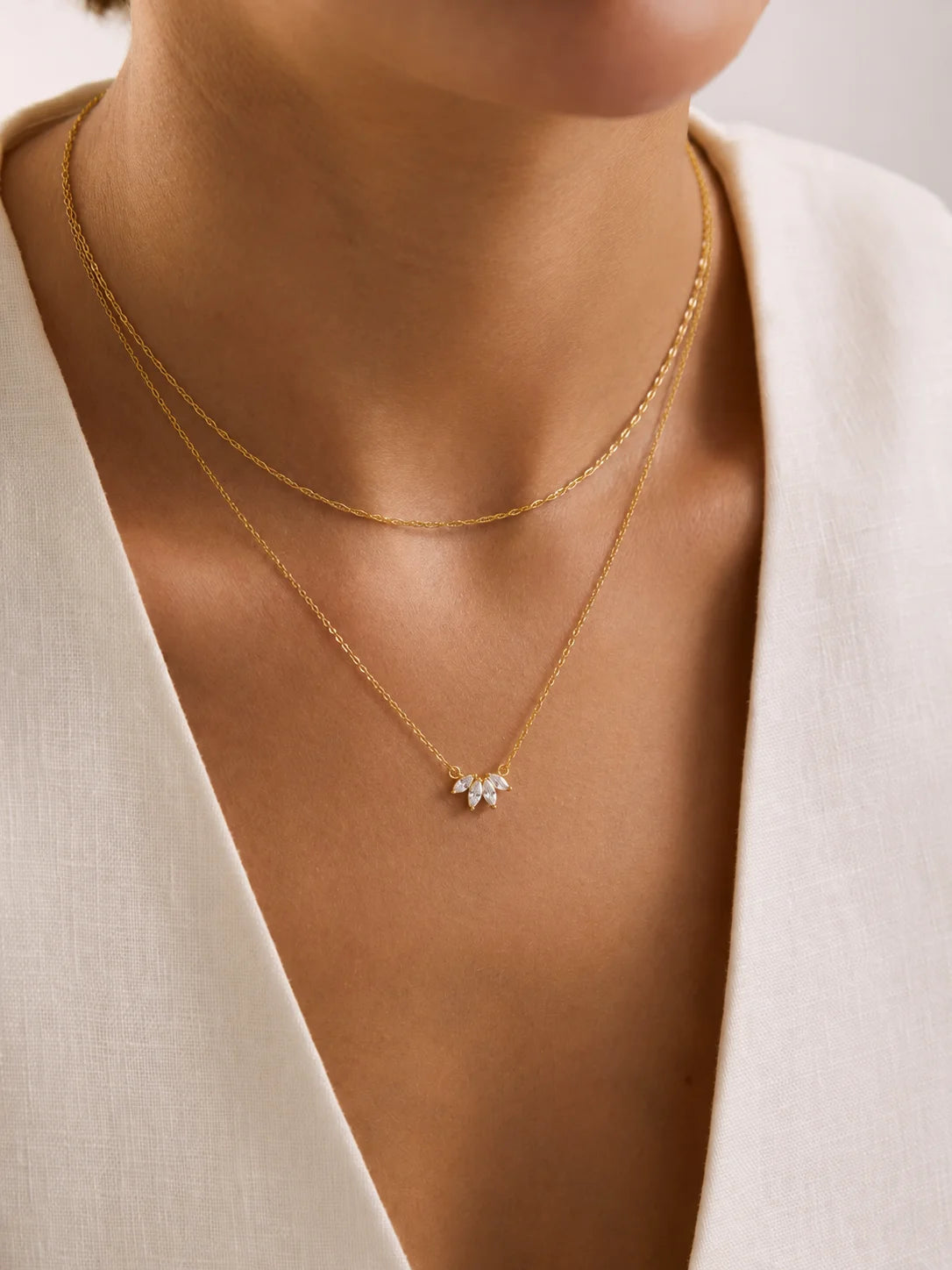 A Variety of Exquisite Gold Pendant Necklaces, Women's Necklaces, Popular Jewelry, and Fashionable Necklaces.Jewelry Gifts